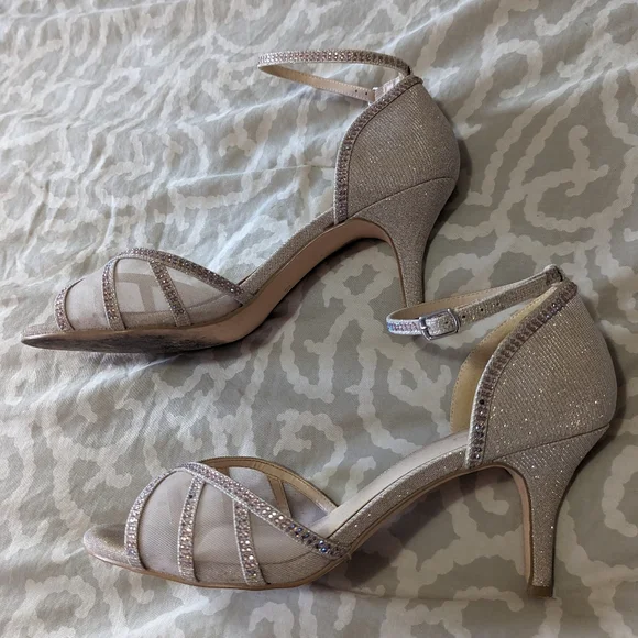 Ladies Pink Sparkle Size 10 Medium Height Heel With Ankle Strap - Picture 3 of 4